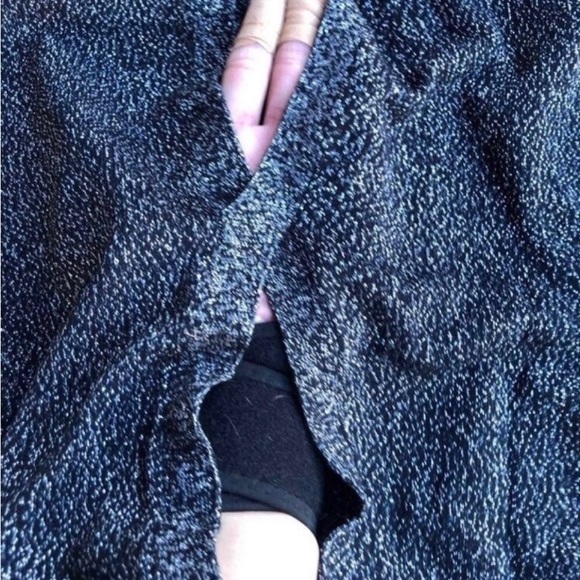 Nwot ModCloth M charcoal with silver open back sweater - Picture 4 of 9